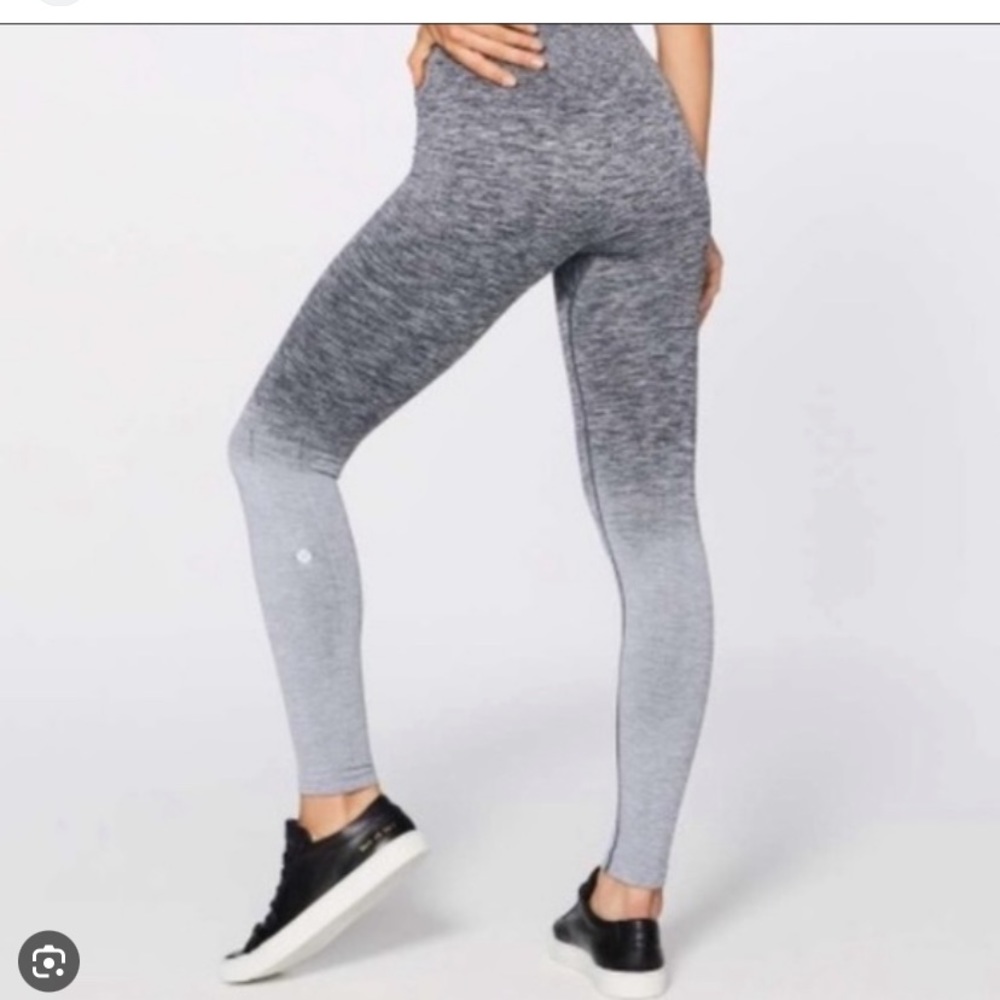 Lulu lemon seamless legging size 4. Perfect condition and fits so comfortably.